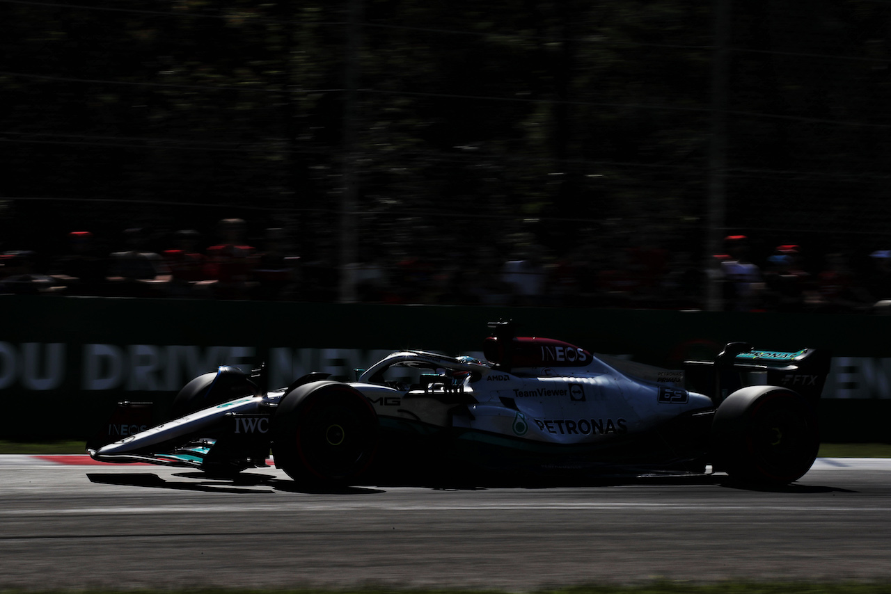 GP ITALIA, George Russell (GBR) Mercedes AMG F1 W13.
10.09.2022. Formula 1 World Championship, Rd 16, Italian Grand Prix, Monza, Italy, Qualifiche Day.
 - www.xpbimages.com, EMail: requests@xpbimages.com © Copyright: Coates / XPB Images