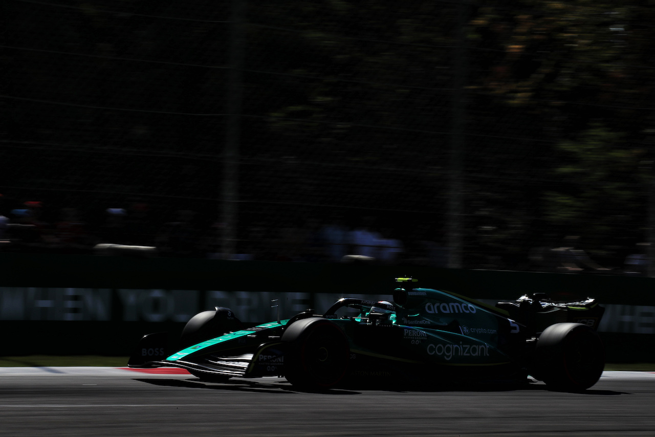 GP ITALIA, Sebastian Vettel (GER) Aston Martin F1 Team AMR22.
10.09.2022. Formula 1 World Championship, Rd 16, Italian Grand Prix, Monza, Italy, Qualifiche Day.
 - www.xpbimages.com, EMail: requests@xpbimages.com © Copyright: Coates / XPB Images