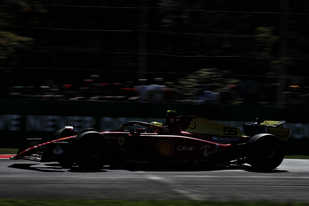 GP ITALIA, Carlos Sainz Jr (ESP) Ferrari F1-75.
10.09.2022. Formula 1 World Championship, Rd 16, Italian Grand Prix, Monza, Italy, Qualifiche Day.
 - www.xpbimages.com, EMail: requests@xpbimages.com © Copyright: Coates / XPB Images