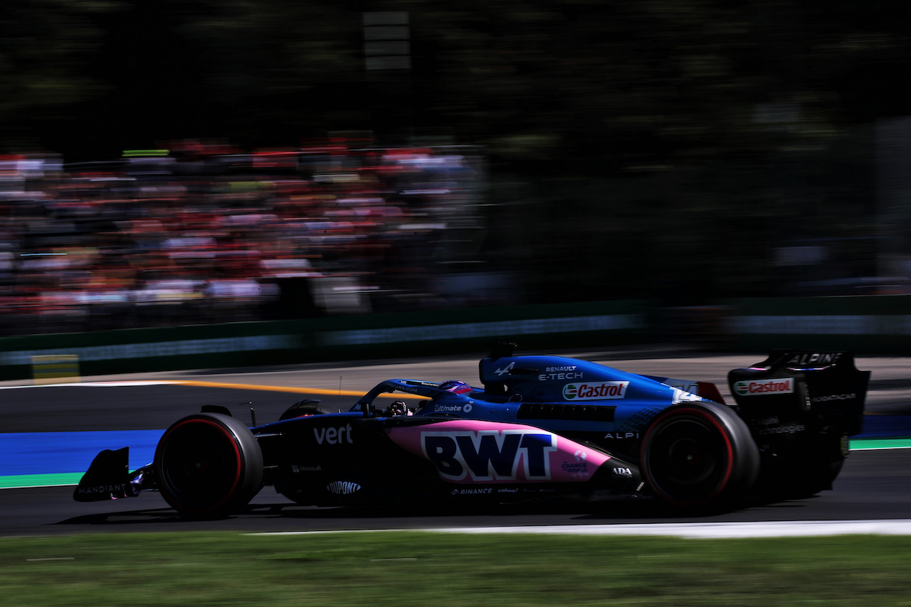 GP ITALIA, Fernando Alonso (ESP) Alpine F1 Team A522.
10.09.2022. Formula 1 World Championship, Rd 16, Italian Grand Prix, Monza, Italy, Qualifiche Day.
 - www.xpbimages.com, EMail: requests@xpbimages.com © Copyright: Coates / XPB Images