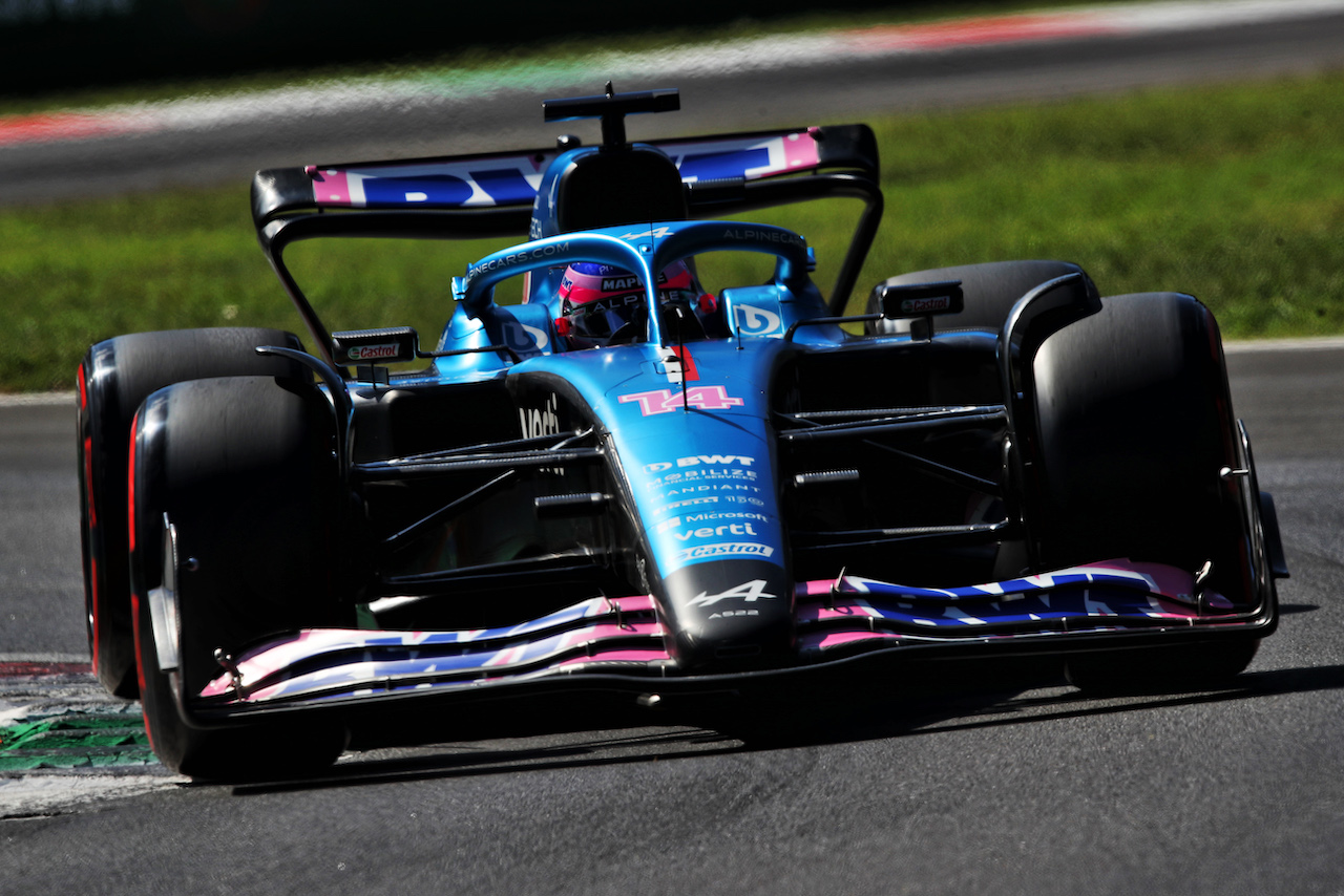 GP ITALIA, Fernando Alonso (ESP) Alpine F1 Team A522.
10.09.2022. Formula 1 World Championship, Rd 16, Italian Grand Prix, Monza, Italy, Qualifiche Day.
 - www.xpbimages.com, EMail: requests@xpbimages.com © Copyright: Coates / XPB Images