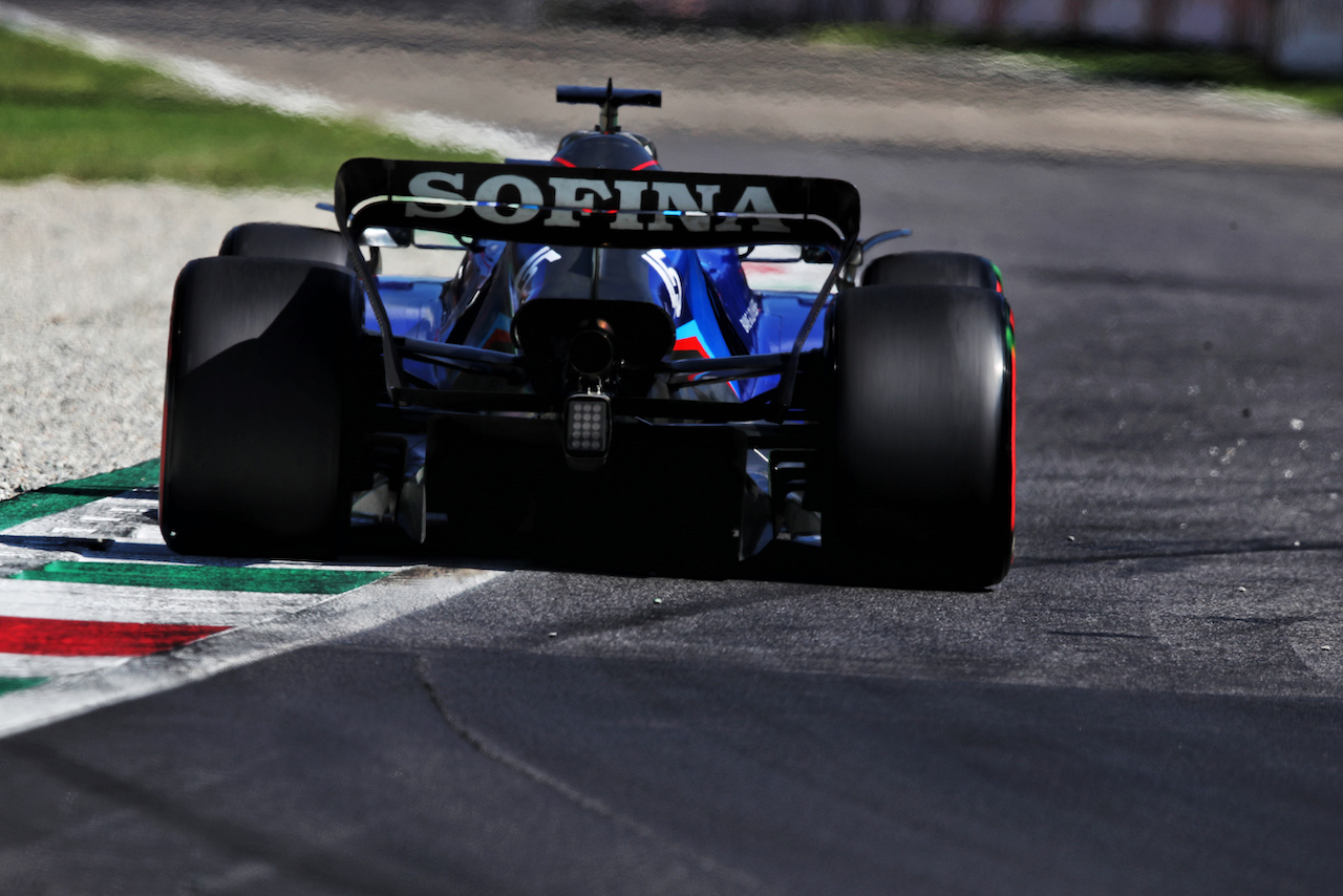 GP ITALIA, Alexander Albon (THA) Williams Racing FW44.
10.09.2022. Formula 1 World Championship, Rd 16, Italian Grand Prix, Monza, Italy, Qualifiche Day.
 - www.xpbimages.com, EMail: requests@xpbimages.com © Copyright: Coates / XPB Images