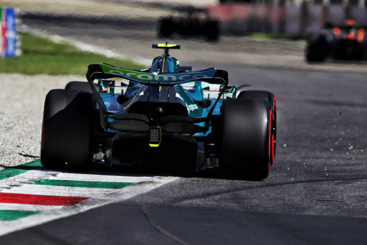 GP ITALIA, Sebastian Vettel (GER) Aston Martin F1 Team AMR22.
10.09.2022. Formula 1 World Championship, Rd 16, Italian Grand Prix, Monza, Italy, Qualifiche Day.
 - www.xpbimages.com, EMail: requests@xpbimages.com © Copyright: Coates / XPB Images