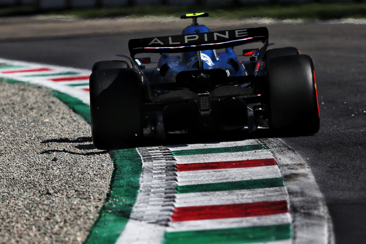 GP ITALIA, Esteban Ocon (FRA) Alpine F1 Team A522.
10.09.2022. Formula 1 World Championship, Rd 16, Italian Grand Prix, Monza, Italy, Qualifiche Day.
 - www.xpbimages.com, EMail: requests@xpbimages.com © Copyright: Coates / XPB Images