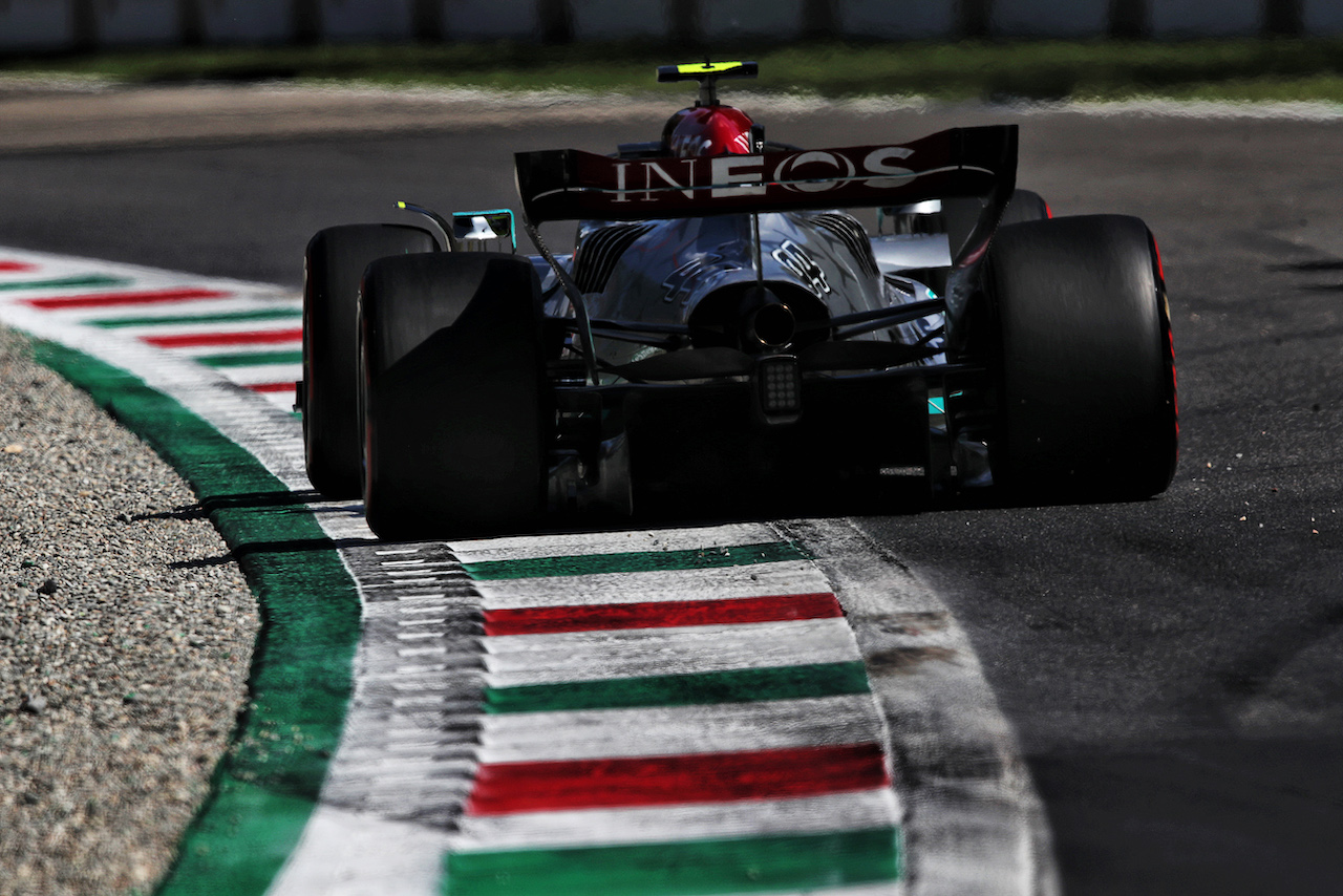 GP ITALIA, Lewis Hamilton (GBR) Mercedes AMG F1 W13.
10.09.2022. Formula 1 World Championship, Rd 16, Italian Grand Prix, Monza, Italy, Qualifiche Day.
 - www.xpbimages.com, EMail: requests@xpbimages.com © Copyright: Coates / XPB Images