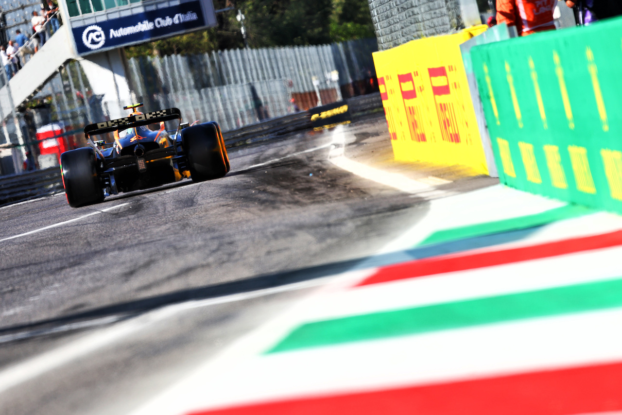 GP ITALIA, Lando Norris (GBR) McLaren MCL36.
10.09.2022. Formula 1 World Championship, Rd 16, Italian Grand Prix, Monza, Italy, Qualifiche Day.
- www.xpbimages.com, EMail: requests@xpbimages.com © Copyright: Batchelor / XPB Images