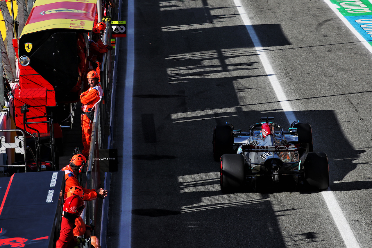 GP ITALIA, George Russell (GBR) Mercedes AMG F1 W13 leaves the pits.
10.09.2022. Formula 1 World Championship, Rd 16, Italian Grand Prix, Monza, Italy, Qualifiche Day.
 - www.xpbimages.com, EMail: requests@xpbimages.com © Copyright: Coates / XPB Images