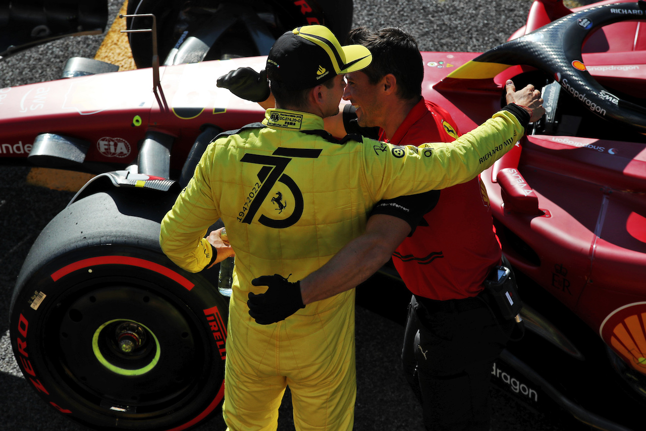 GP ITALIA, Charles Leclerc (MON) Ferrari F1-75 celebrates his pole position in qualifying parc ferme.
10.09.2022. Formula 1 World Championship, Rd 16, Italian Grand Prix, Monza, Italy, Qualifiche Day.
 - www.xpbimages.com, EMail: requests@xpbimages.com © Copyright: Coates / XPB Images