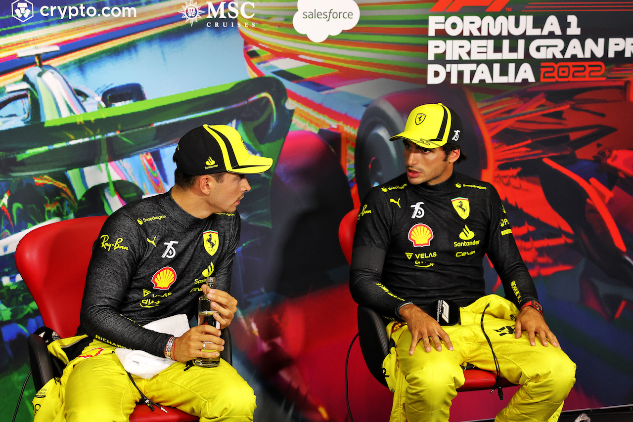 GP ITALIA, (L to R): Charles Leclerc (MON) Ferrari e Carlos Sainz Jr (ESP) Ferrari in the post qualifying FIA Press Conference.
10.09.2022. Formula 1 World Championship, Rd 16, Italian Grand Prix, Monza, Italy, Qualifiche Day.
- www.xpbimages.com, EMail: requests@xpbimages.com © Copyright: Bearne / XPB Images
