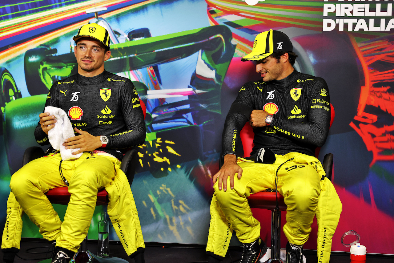 GP ITALIA, (L to R): Charles Leclerc (MON) Ferrari e Carlos Sainz Jr (ESP) Ferrari in the post qualifying FIA Press Conference.
10.09.2022. Formula 1 World Championship, Rd 16, Italian Grand Prix, Monza, Italy, Qualifiche Day.
- www.xpbimages.com, EMail: requests@xpbimages.com © Copyright: Bearne / XPB Images