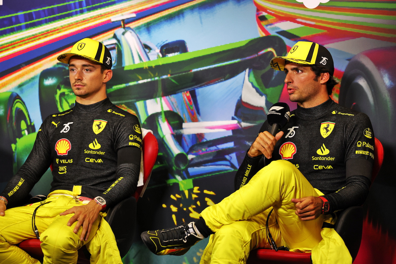 GP ITALIA, (L to R): Charles Leclerc (MON) Ferrari e Carlos Sainz Jr (ESP) Ferrari in the post qualifying FIA Press Conference.
10.09.2022. Formula 1 World Championship, Rd 16, Italian Grand Prix, Monza, Italy, Qualifiche Day.
- www.xpbimages.com, EMail: requests@xpbimages.com © Copyright: Bearne / XPB Images