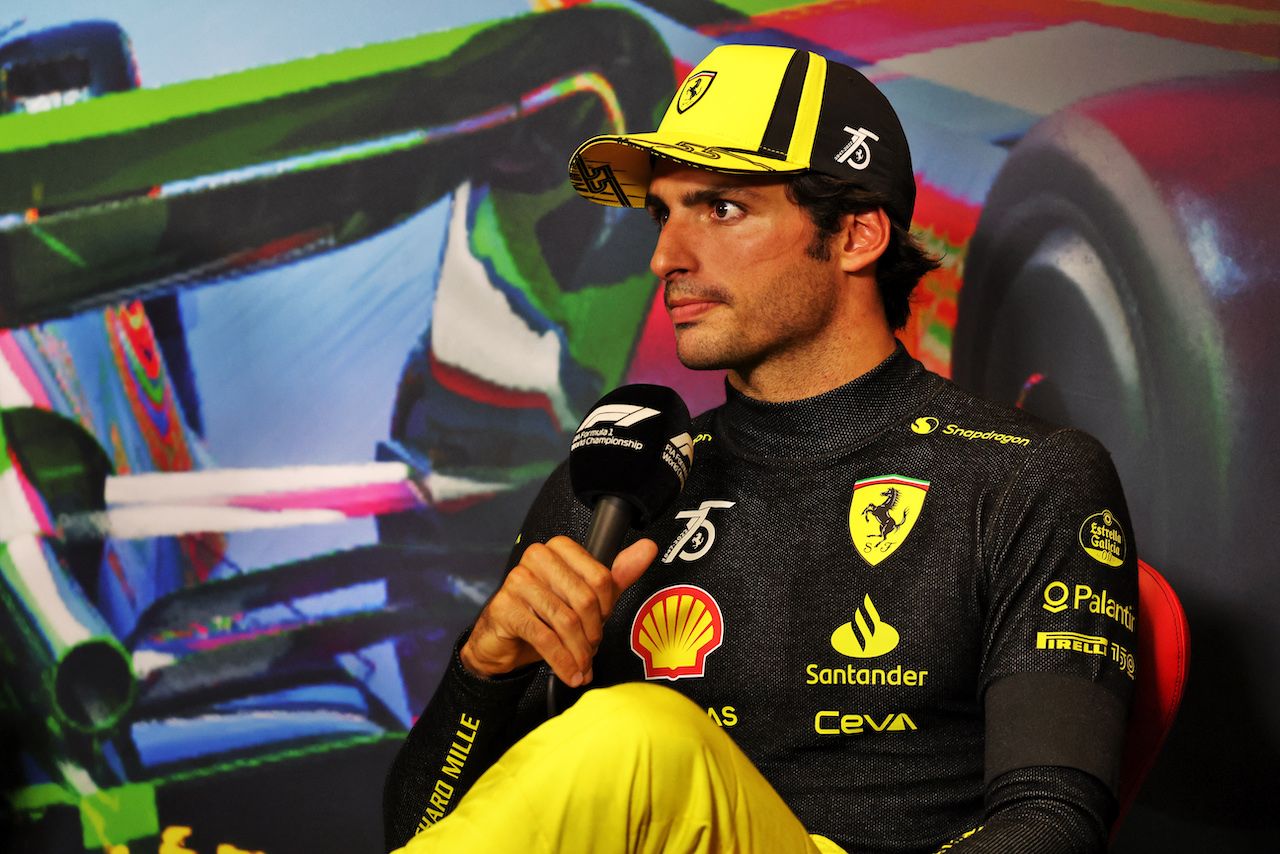 GP ITALIA, Carlos Sainz Jr (ESP) Ferrari in the post qualifying FIA Press Conference.
10.09.2022. Formula 1 World Championship, Rd 16, Italian Grand Prix, Monza, Italy, Qualifiche Day.
- www.xpbimages.com, EMail: requests@xpbimages.com © Copyright: Bearne / XPB Images