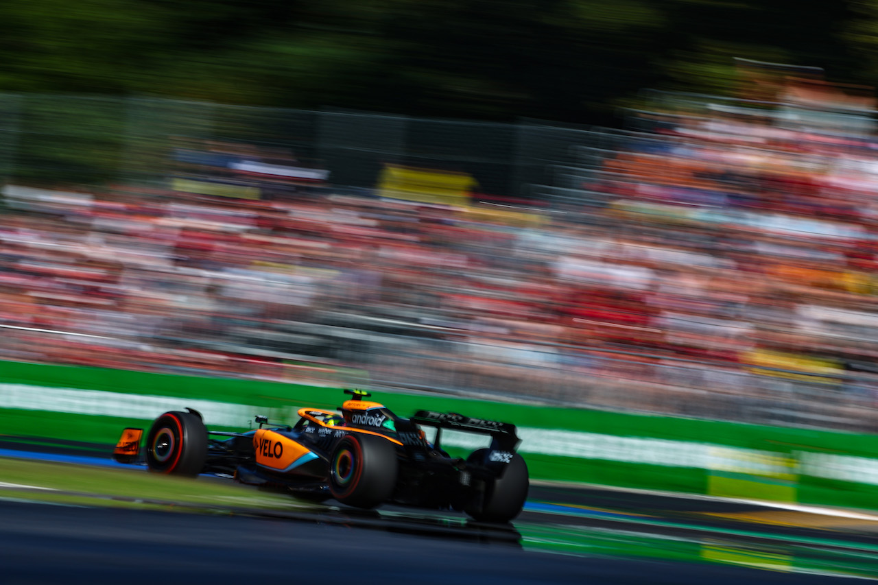 GP ITALIA, Lando Norris (GBR), McLaren F1 Team 
10.09.2022. Formula 1 World Championship, Rd 16, Italian Grand Prix, Monza, Italy, Qualifiche Day.
- www.xpbimages.com, EMail: requests@xpbimages.com ¬© Copyright: Charniaux / XPB Images