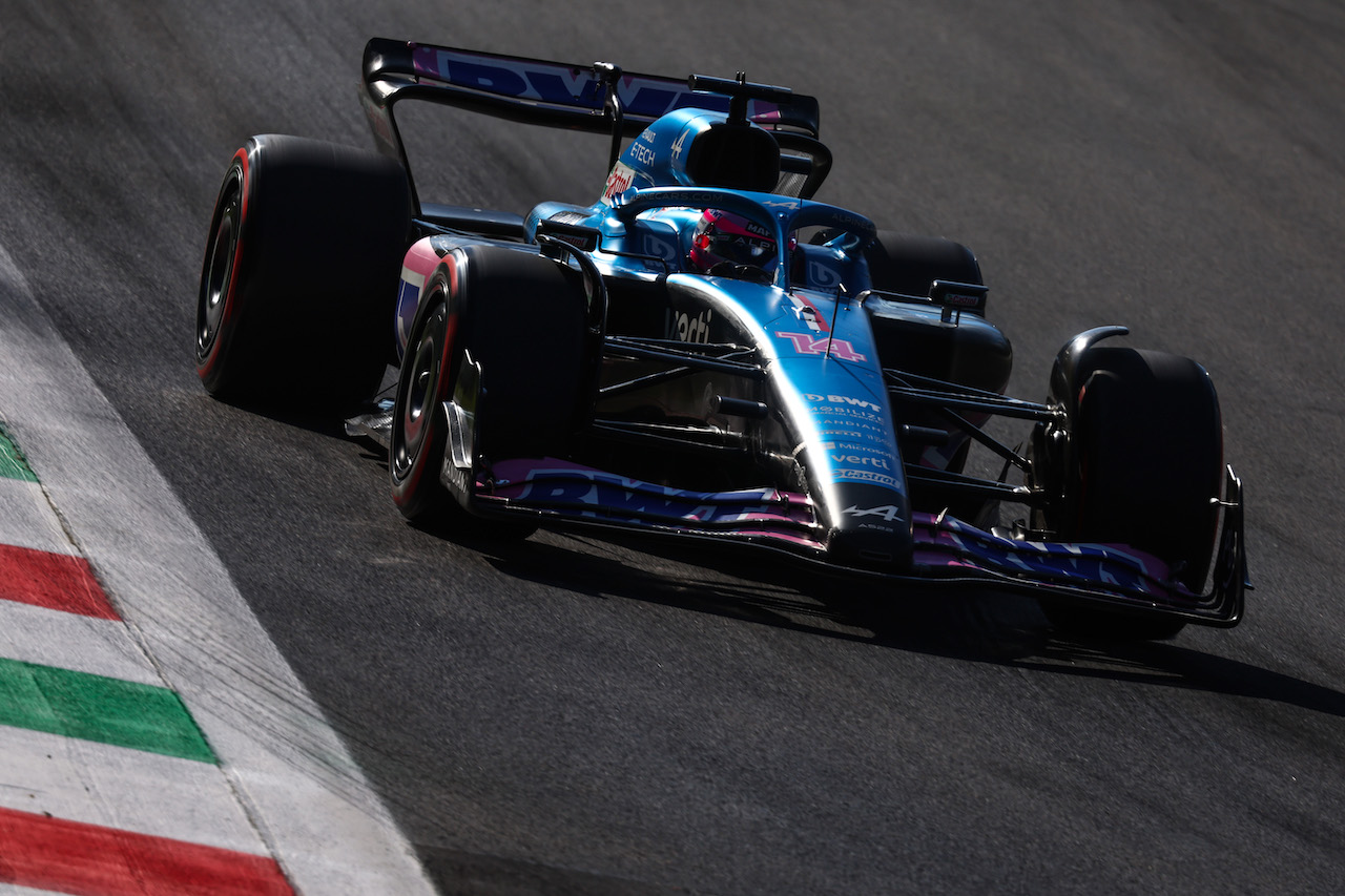 GP ITALIA, Fernando Alonso (ESP), Alpine F1 Team 
10.09.2022. Formula 1 World Championship, Rd 16, Italian Grand Prix, Monza, Italy, Qualifiche Day.
- www.xpbimages.com, EMail: requests@xpbimages.com © Copyright: Charniaux / XPB Images