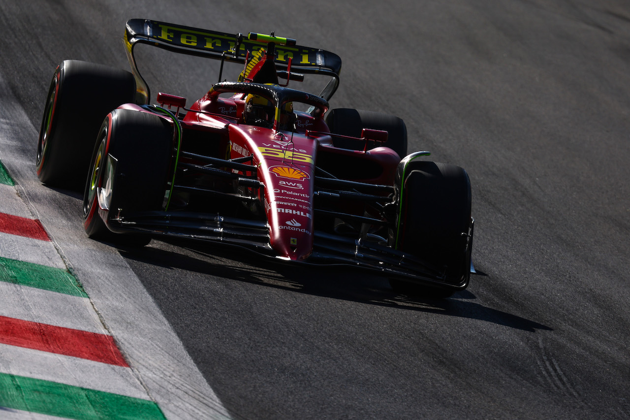 GP ITALIA, Carlos Sainz Jr (ESP), Ferrari 
10.09.2022. Formula 1 World Championship, Rd 16, Italian Grand Prix, Monza, Italy, Qualifiche Day.
- www.xpbimages.com, EMail: requests@xpbimages.com ¬© Copyright: Charniaux / XPB Images