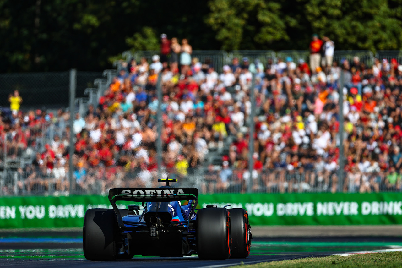 GP ITALIA, Nicholas Latifi (CDN), Williams Racing 
10.09.2022. Formula 1 World Championship, Rd 16, Italian Grand Prix, Monza, Italy, Qualifiche Day.
- www.xpbimages.com, EMail: requests@xpbimages.com ¬© Copyright: Charniaux / XPB Images