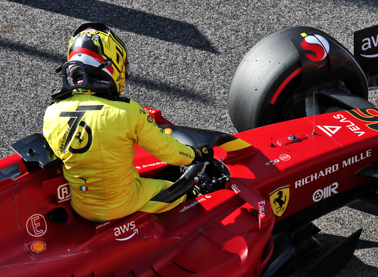 GP ITALIA, Charles Leclerc (MON) Ferrari F1-75 in parc ferme.
10.09.2022. Formula 1 World Championship, Rd 16, Italian Grand Prix, Monza, Italy, Qualifiche Day.
 - www.xpbimages.com, EMail: requests@xpbimages.com © Copyright: Coates / XPB Images