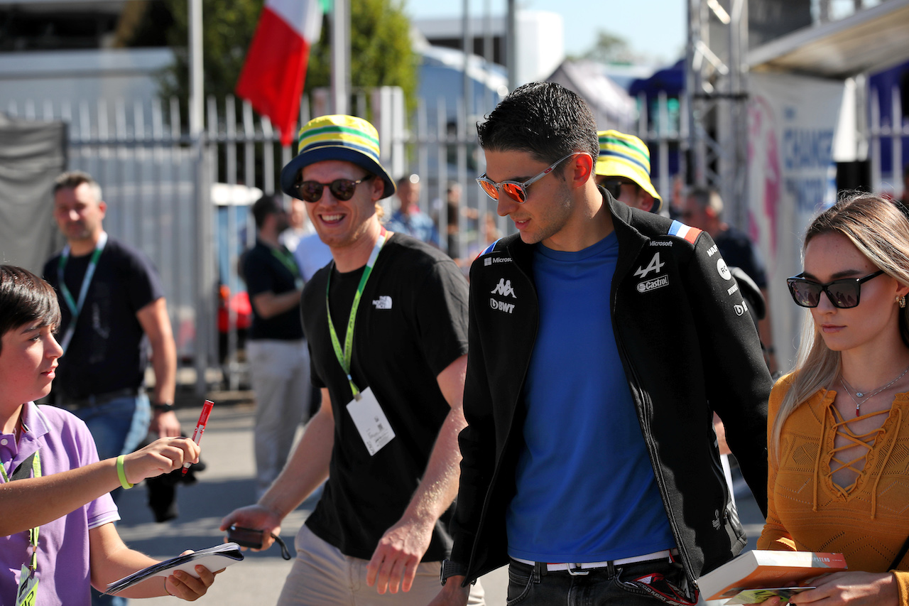 GP ITALIA, Esteban Ocon (FRA) Alpine F1 Team.
10.09.2022. Formula 1 World Championship, Rd 16, Italian Grand Prix, Monza, Italy, Qualifiche Day.
 - www.xpbimages.com, EMail: requests@xpbimages.com © Copyright: Coates / XPB Images