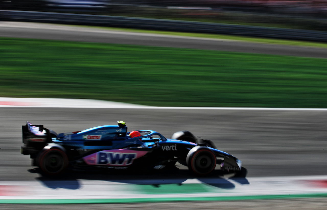 GP ITALIA, Esteban Ocon (FRA) Alpine F1 Team A522.
10.09.2022. Formula 1 World Championship, Rd 16, Italian Grand Prix, Monza, Italy, Qualifiche Day.
 - www.xpbimages.com, EMail: requests@xpbimages.com © Copyright: Coates / XPB Images