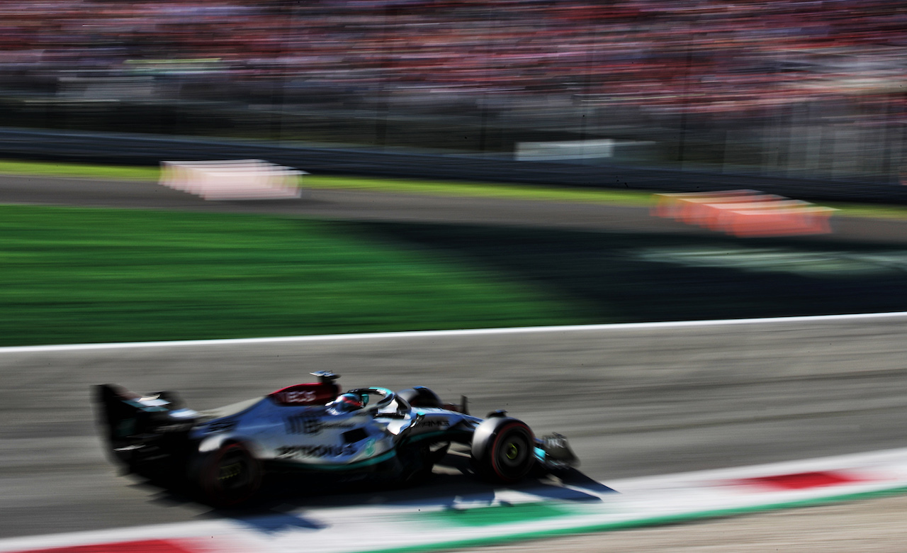GP ITALIA, George Russell (GBR) Mercedes AMG F1 W13.
10.09.2022. Formula 1 World Championship, Rd 16, Italian Grand Prix, Monza, Italy, Qualifiche Day.
 - www.xpbimages.com, EMail: requests@xpbimages.com © Copyright: Coates / XPB Images