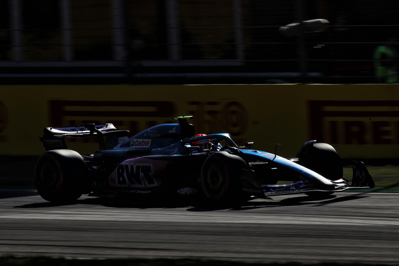 GP ITALIA, Esteban Ocon (FRA) Alpine F1 Team A522.
10.09.2022. Formula 1 World Championship, Rd 16, Italian Grand Prix, Monza, Italy, Qualifiche Day.
 - www.xpbimages.com, EMail: requests@xpbimages.com © Copyright: Coates / XPB Images