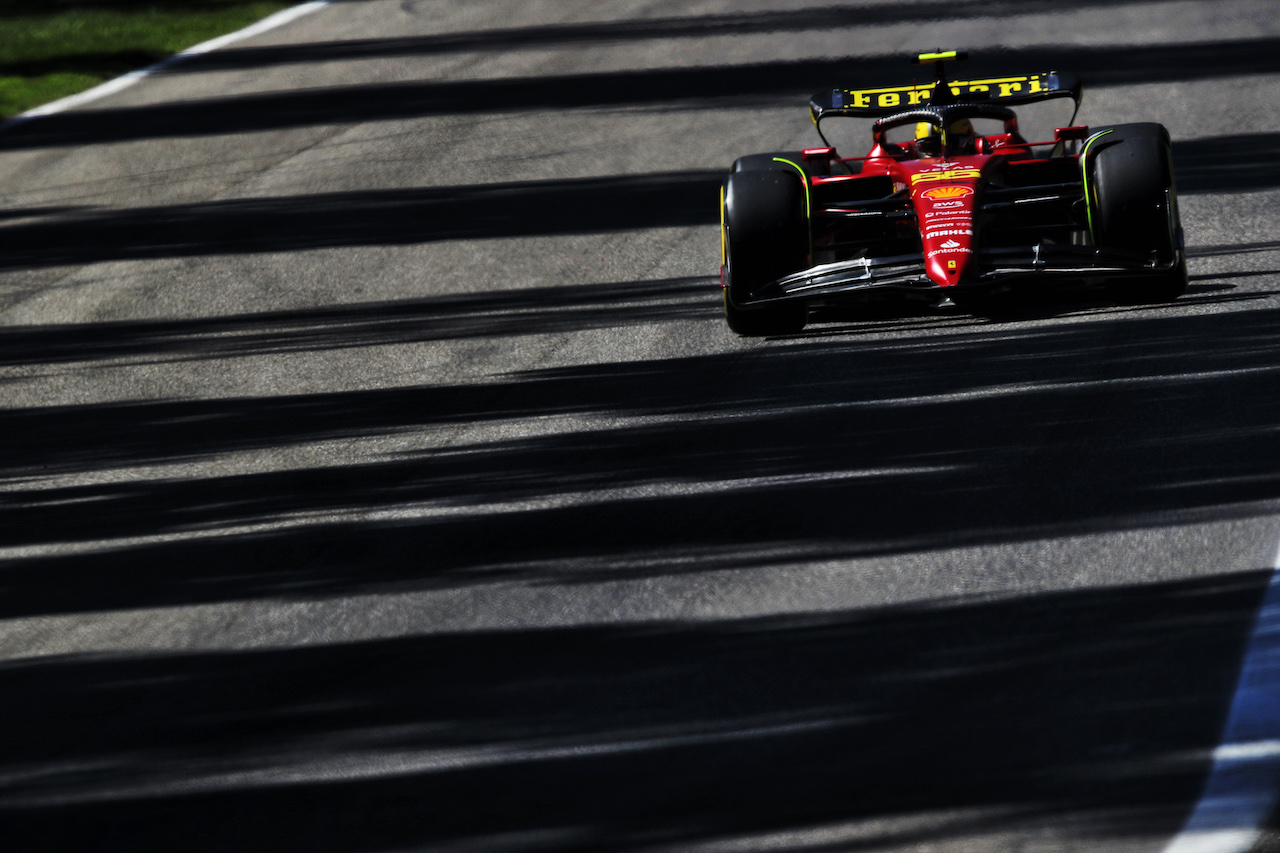 GP ITALIA, Carlos Sainz Jr (ESP) Ferrari F1-75.
10.09.2022. Formula 1 World Championship, Rd 16, Italian Grand Prix, Monza, Italy, Qualifiche Day.
 - www.xpbimages.com, EMail: requests@xpbimages.com © Copyright: Coates / XPB Images