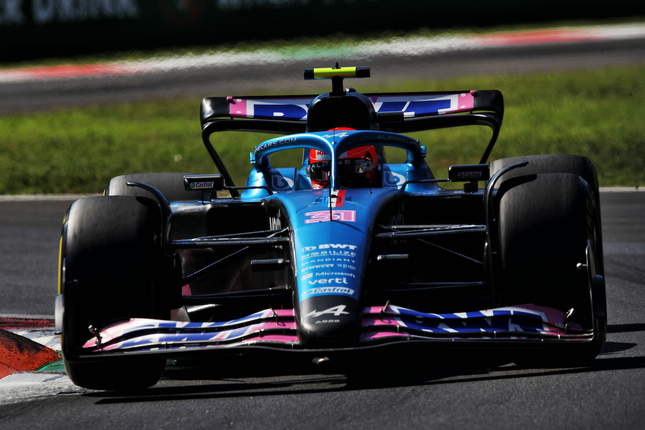GP ITALIA, Esteban Ocon (FRA) Alpine F1 Team A522.
10.09.2022. Formula 1 World Championship, Rd 16, Italian Grand Prix, Monza, Italy, Qualifiche Day.
 - www.xpbimages.com, EMail: requests@xpbimages.com © Copyright: Coates / XPB Images