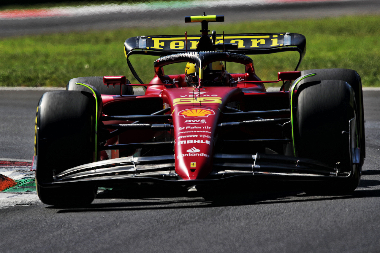 GP ITALIA, Carlos Sainz Jr (ESP) Ferrari F1-75.
10.09.2022. Formula 1 World Championship, Rd 16, Italian Grand Prix, Monza, Italy, Qualifiche Day.
 - www.xpbimages.com, EMail: requests@xpbimages.com © Copyright: Coates / XPB Images