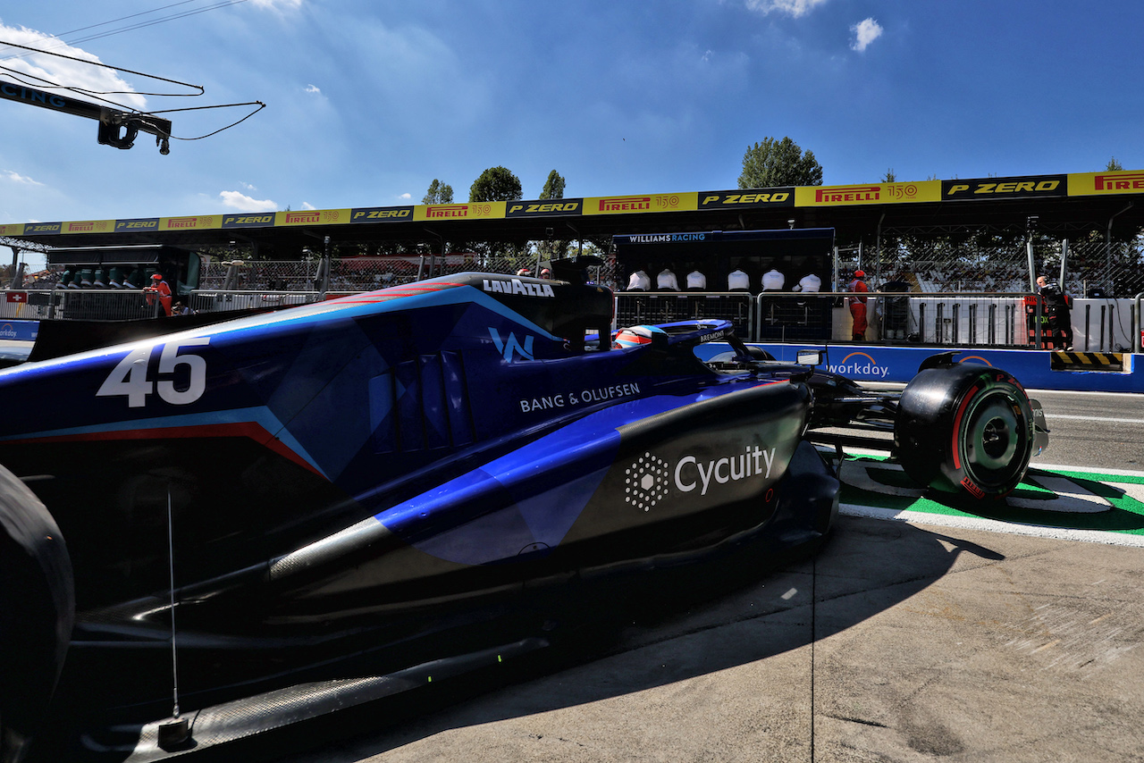 GP ITALIA, Nyck de Vries (NLD) Williams Racing FW44 Reserve Driver Leaves the pits.
10.09.2022. Formula 1 World Championship, Rd 16, Italian Grand Prix, Monza, Italy, Qualifiche Day.
- www.xpbimages.com, EMail: requests@xpbimages.com © Copyright: Bearne / XPB Images
