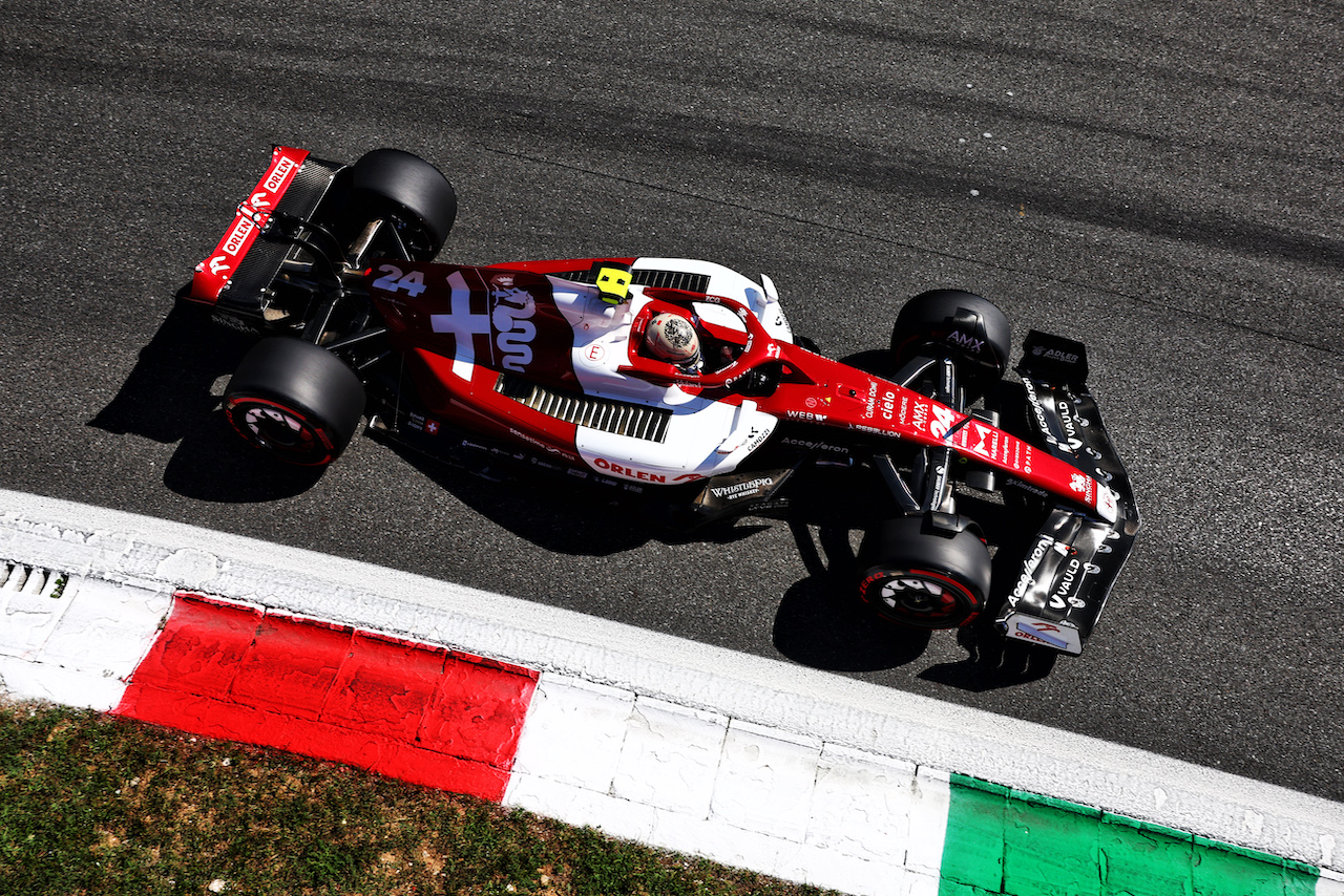 GP ITALIA, Guanyu Zhou (CHN) Alfa Romeo F1 Team C42.
10.09.2022. Formula 1 World Championship, Rd 16, Italian Grand Prix, Monza, Italy, Qualifiche Day.
- www.xpbimages.com, EMail: requests@xpbimages.com © Copyright: Batchelor / XPB Images