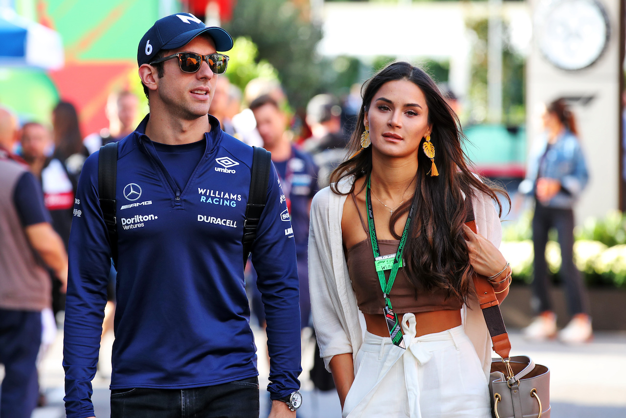 GP ITALIA, Nicholas Latifi (CDN) Williams Racing with Domenica Sandra Dziwiszek (POL).
09.09.2022. Formula 1 World Championship, Rd 16, Italian Grand Prix, Monza, Italy, Practice Day.
 - www.xpbimages.com, EMail: requests@xpbimages.com © Copyright: Coates / XPB Images