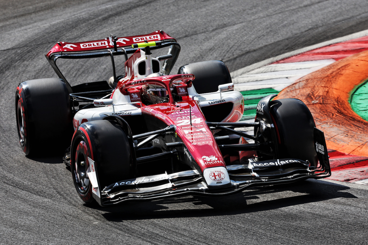 GP ITALIA, Guanyu Zhou (CHN) Alfa Romeo F1 Team C42.
09.09.2022. Formula 1 World Championship, Rd 16, Italian Grand Prix, Monza, Italy, Practice Day.
- www.xpbimages.com, EMail: requests@xpbimages.com © Copyright: Bearne / XPB Images