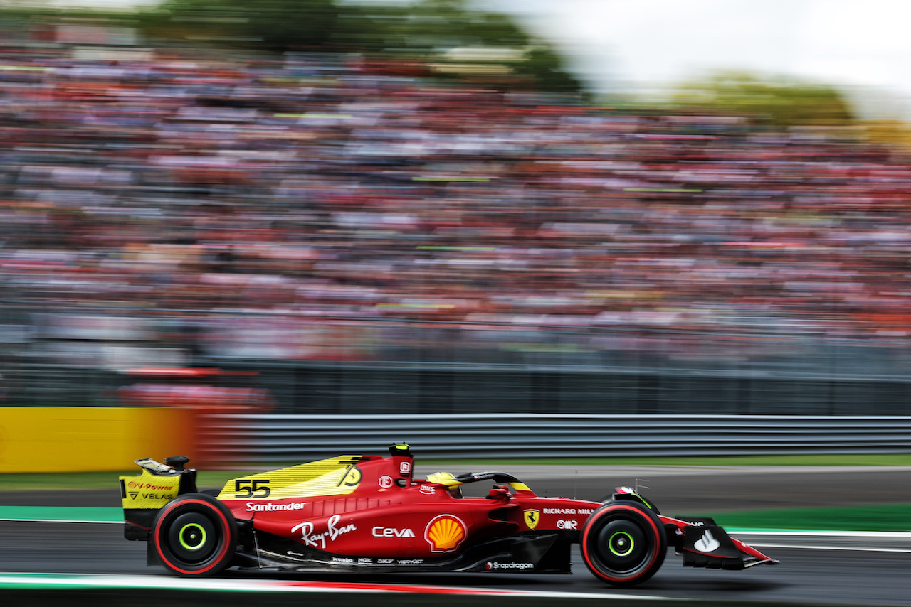 GP ITALIA, Carlos Sainz Jr (ESP) Ferrari F1-75.
09.09.2022. Formula 1 World Championship, Rd 16, Italian Grand Prix, Monza, Italy, Practice Day.
- www.xpbimages.com, EMail: requests@xpbimages.com © Copyright: Bearne / XPB Images
