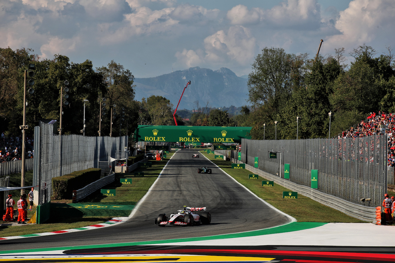 GP ITALIA, Mick Schumacher (GER) Haas VF-22.
09.09.2022. Formula 1 World Championship, Rd 16, Italian Grand Prix, Monza, Italy, Practice Day.
 - www.xpbimages.com, EMail: requests@xpbimages.com © Copyright: Coates / XPB Images
