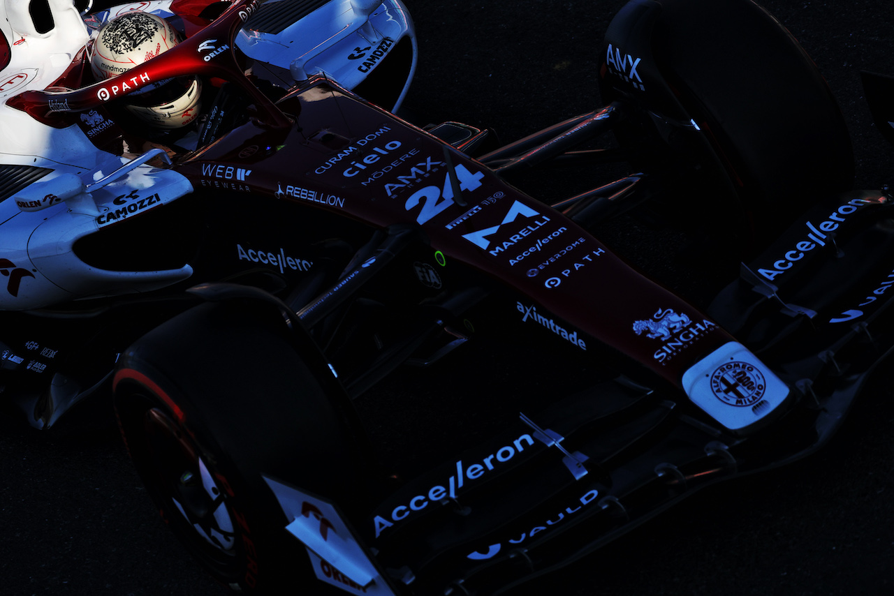 GP ITALIA, Guanyu Zhou (CHN) Alfa Romeo F1 Team C42.
09.09.2022. Formula 1 World Championship, Rd 16, Italian Grand Prix, Monza, Italy, Practice Day.
- www.xpbimages.com, EMail: requests@xpbimages.com © Copyright: Bearne / XPB Images
