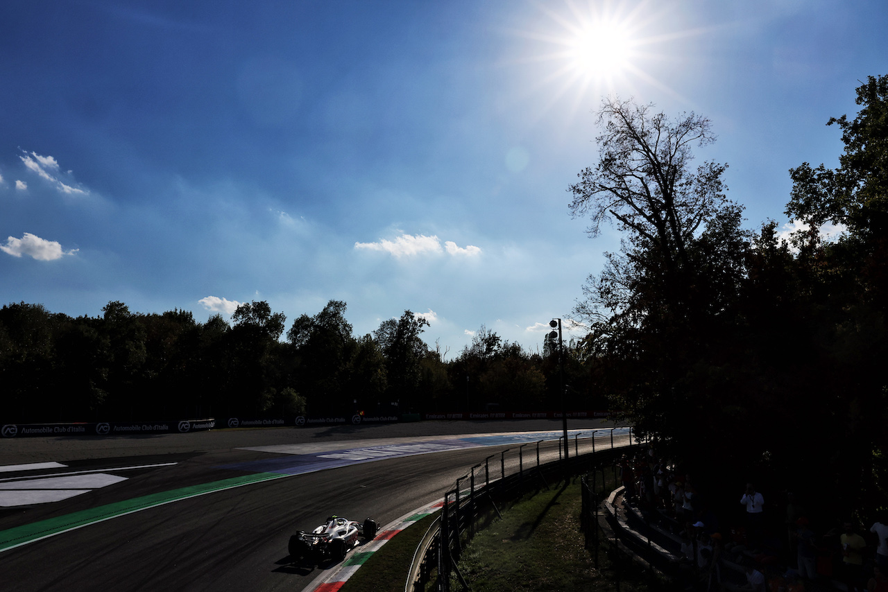 GP ITALIA, Mick Schumacher (GER) Haas VF-22.
09.09.2022. Formula 1 World Championship, Rd 16, Italian Grand Prix, Monza, Italy, Practice Day.
- www.xpbimages.com, EMail: requests@xpbimages.com © Copyright: Bearne / XPB Images