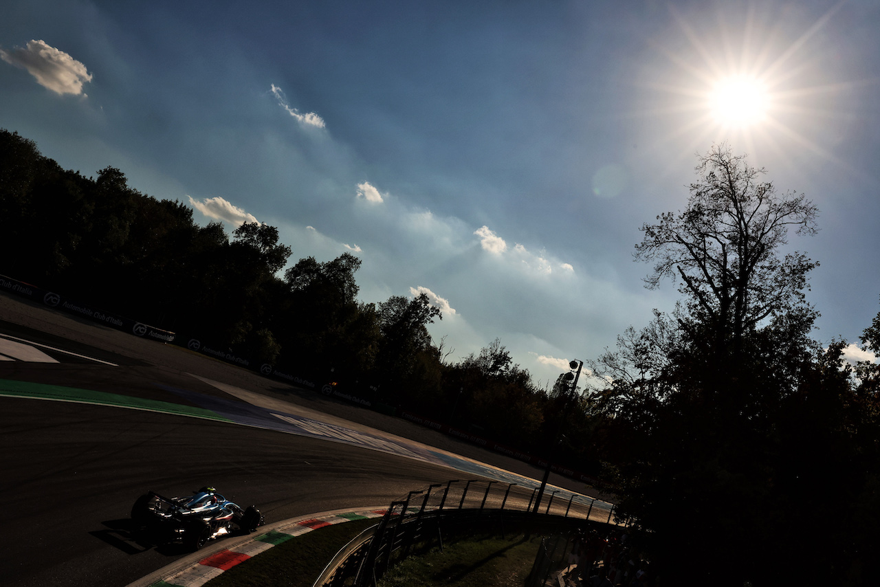 GP ITALIA, Esteban Ocon (FRA) Alpine F1 Team A522.
09.09.2022. Formula 1 World Championship, Rd 16, Italian Grand Prix, Monza, Italy, Practice Day.
- www.xpbimages.com, EMail: requests@xpbimages.com © Copyright: Bearne / XPB Images