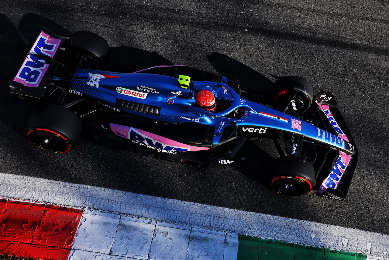 GP ITALIA, Esteban Ocon (FRA) Alpine F1 Team A522.
09.09.2022. Formula 1 World Championship, Rd 16, Italian Grand Prix, Monza, Italy, Practice Day.
- www.xpbimages.com, EMail: requests@xpbimages.com © Copyright: Bearne / XPB Images