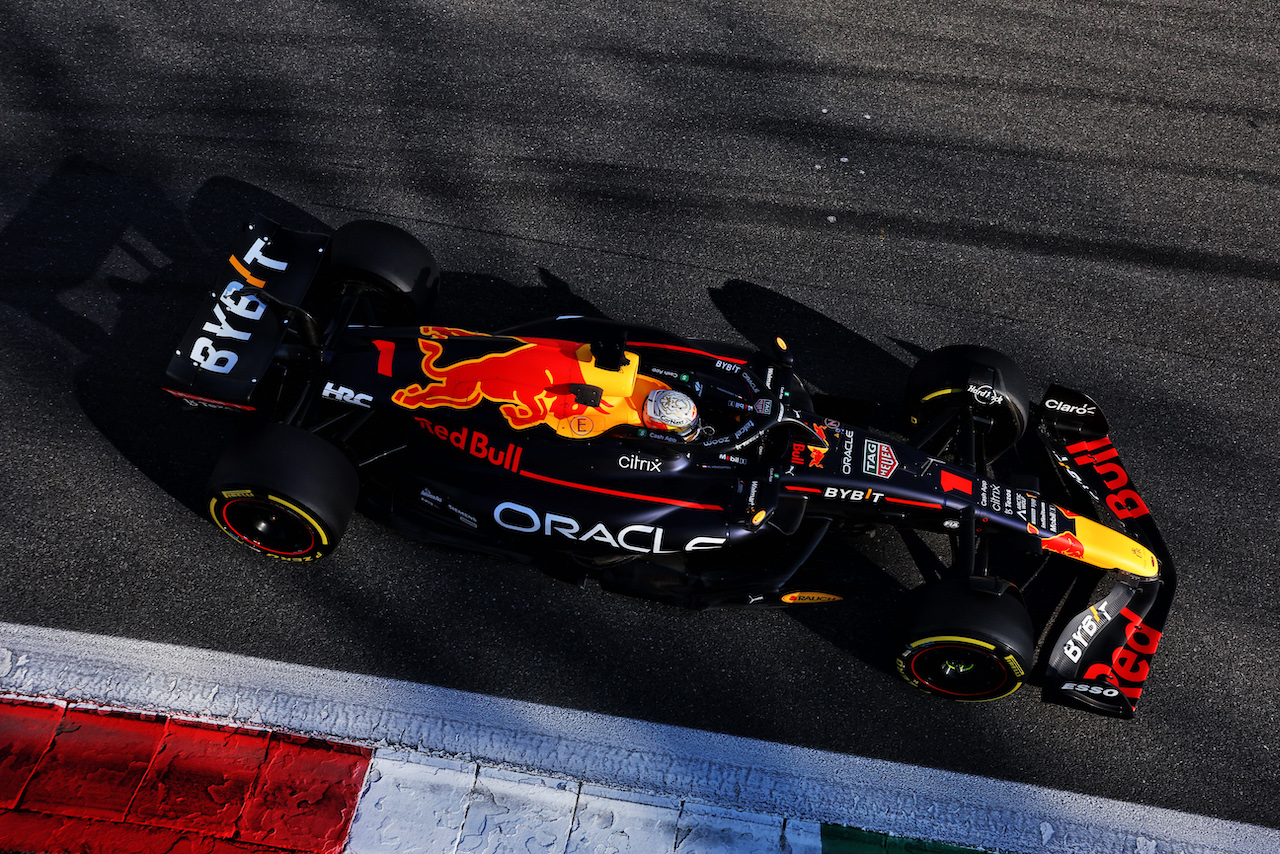 GP ITALIA, Max Verstappen (NLD) Red Bull Racing RB18.
09.09.2022. Formula 1 World Championship, Rd 16, Italian Grand Prix, Monza, Italy, Practice Day.
- www.xpbimages.com, EMail: requests@xpbimages.com © Copyright: Bearne / XPB Images