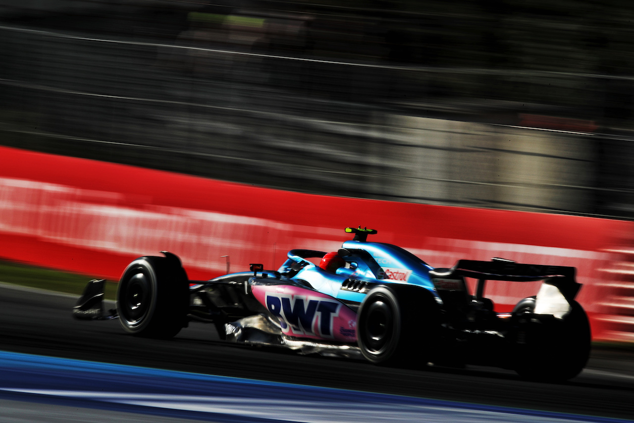 GP ITALIA, Esteban Ocon (FRA) Alpine F1 Team A522.
09.09.2022. Formula 1 World Championship, Rd 16, Italian Grand Prix, Monza, Italy, Practice Day.
 - www.xpbimages.com, EMail: requests@xpbimages.com © Copyright: Coates / XPB Images