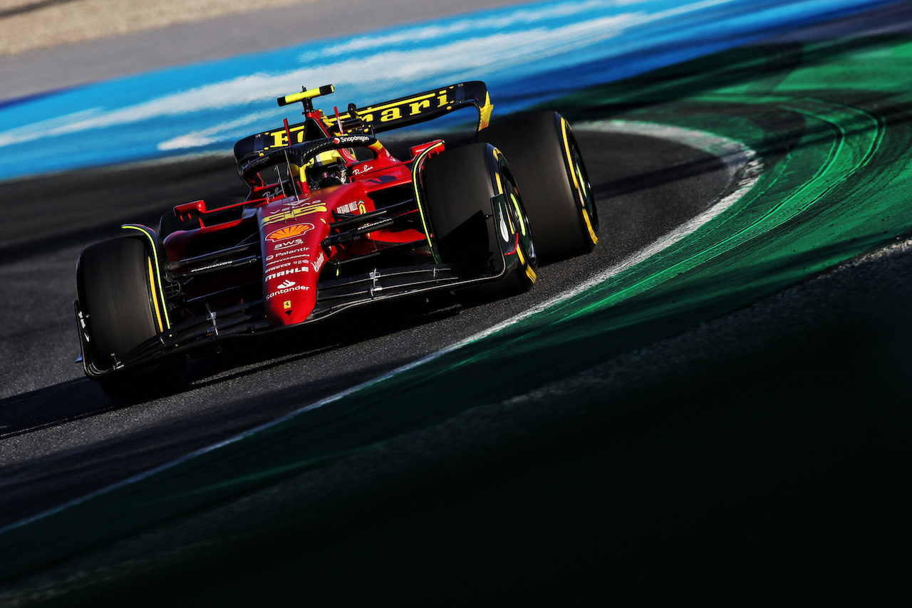 GP ITALIA, Carlos Sainz Jr (ESP) Ferrari F1-75.
09.09.2022. Formula 1 World Championship, Rd 16, Italian Grand Prix, Monza, Italy, Practice Day.
 - www.xpbimages.com, EMail: requests@xpbimages.com © Copyright: Coates / XPB Images