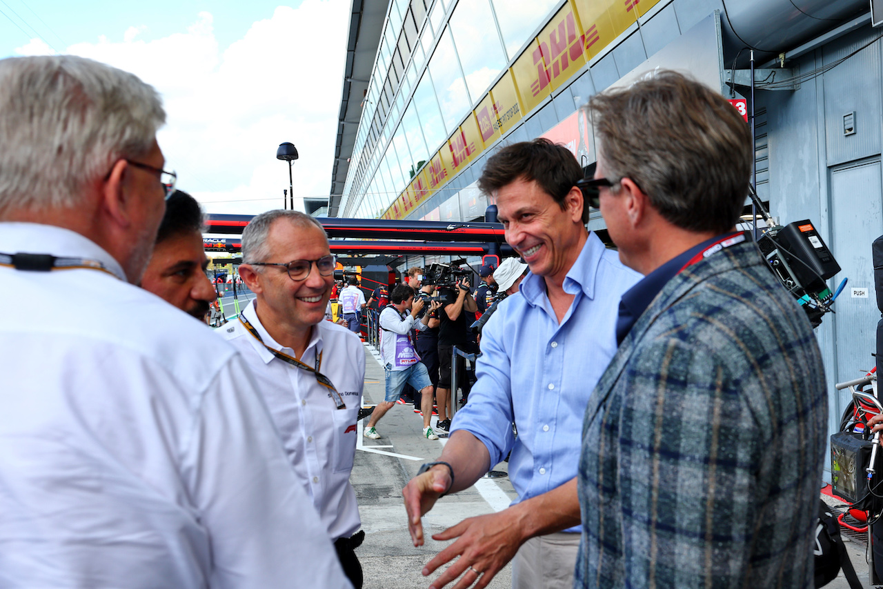 GP ITALIA, Toto Wolff (GER) Mercedes AMG F1 Shareholder e Executive Director with Stefano Domenicali (ITA) Formula One President e CEO; Mohammed Bin Sulayem (UAE) FIA President; e Ross Brawn (GBR) Managing Director, Motor Sports.
09.09.2022. Formula 1 World Championship, Rd 16, Italian Grand Prix, Monza, Italy, Practice Day.
- www.xpbimages.com, EMail: requests@xpbimages.com © Copyright: Batchelor / XPB Images