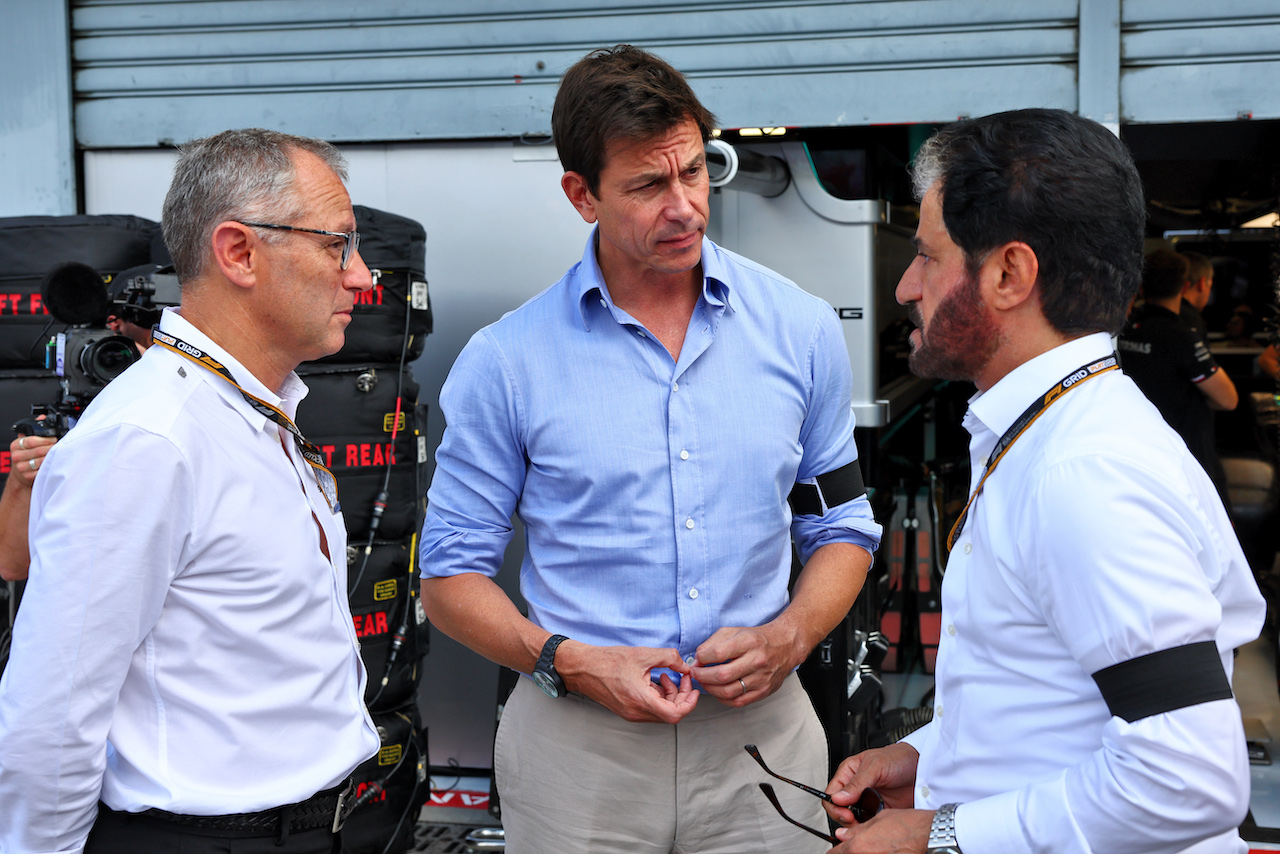 GP ITALIA, (L to R): Stefano Domenicali (ITA) Formula One President e CEO with Toto Wolff (GER) Mercedes AMG F1 Shareholder e Executive Director e Mohammed Bin Sulayem (UAE) FIA President.
09.09.2022. Formula 1 World Championship, Rd 16, Italian Grand Prix, Monza, Italy, Practice Day.
- www.xpbimages.com, EMail: requests@xpbimages.com © Copyright: Batchelor / XPB Images