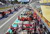GP ITALIA, Max Verstappen (NLD) Red Bull Racing RB18 e Charles Leclerc (MON) Ferrari F1-75 in the pits. 
09.09.2022. Formula 1 World Championship, Rd 16, Italian Grand Prix, Monza, Italy, Practice Day.
 - www.xpbimages.com, EMail: requests@xpbimages.com © Copyright: Coates / XPB Images