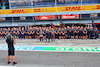 GP ITALIA, (L to R): Sergio Perez (MEX) Red Bull Racing; Christian Horner (GBR) Red Bull Racing Team Principal; e Max Verstappen (NLD) Red Bull Racing, in the pits as a minute's silence is held in memory of Queen Elizabeth II.
09.09.2022. Formula 1 World Championship, Rd 16, Italian Grand Prix, Monza, Italy, Practice Day.
- www.xpbimages.com, EMail: requests@xpbimages.com © Copyright: Batchelor / XPB Images