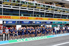 GP ITALIA, Williams Racing in the pits as a minute's silence is held in memory of Queen Elizabeth II.
09.09.2022. Formula 1 World Championship, Rd 16, Italian Grand Prix, Monza, Italy, Practice Day.
- www.xpbimages.com, EMail: requests@xpbimages.com © Copyright: Bearne / XPB Images
