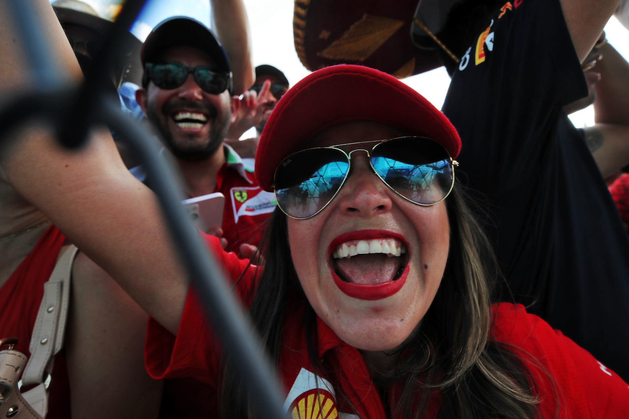 GP MIAMI, Circuit Atmosfera - fans.
08.05.2022. Formula 1 World Championship, Rd 5, Miami Grand Prix, Miami, Florida, USA, Gara Day.
 - www.xpbimages.com, EMail: requests@xpbimages.com © Copyright: Coates / XPB Images