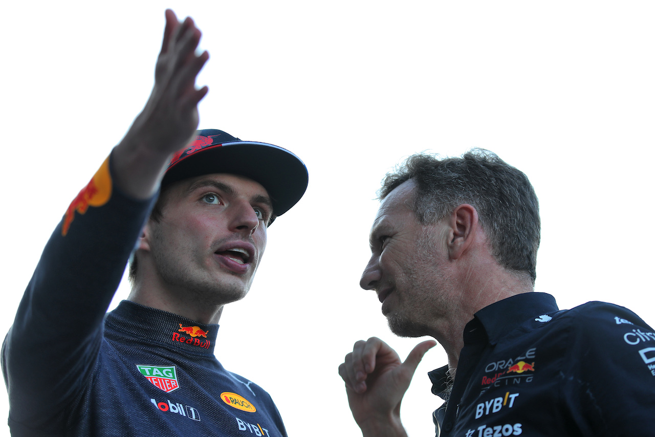 GP MIAMI, (L to R): vincitore Max Verstappen (NLD) Red Bull Racing with Christian Horner (GBR) Red Bull Racing Team Principal.
08.05.2022. Formula 1 World Championship, Rd 5, Miami Grand Prix, Miami, Florida, USA, Gara Day.
 - www.xpbimages.com, EMail: requests@xpbimages.com © Copyright: Coates / XPB Images