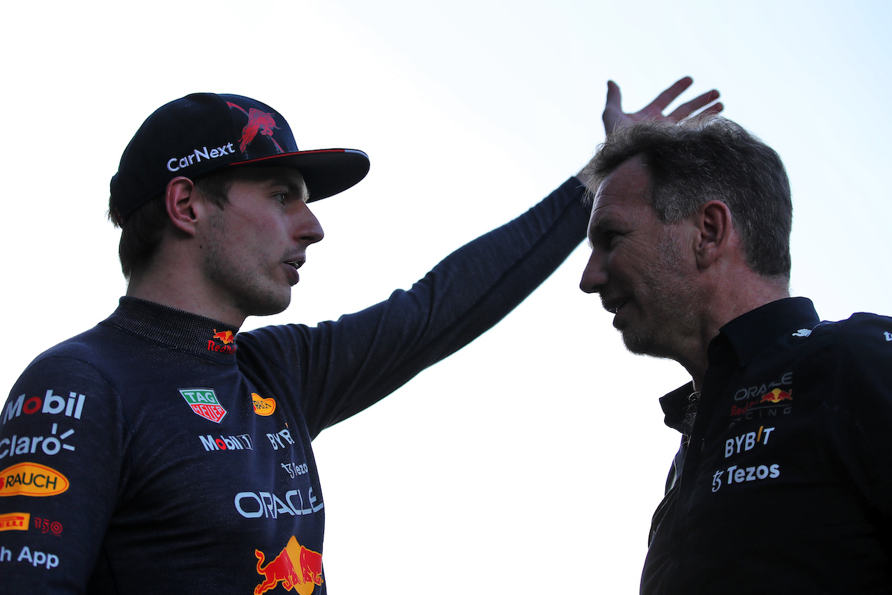 GP MIAMI, (L to R): vincitore Max Verstappen (NLD) Red Bull Racing with Christian Horner (GBR) Red Bull Racing Team Principal.
08.05.2022. Formula 1 World Championship, Rd 5, Miami Grand Prix, Miami, Florida, USA, Gara Day.
 - www.xpbimages.com, EMail: requests@xpbimages.com © Copyright: Coates / XPB Images