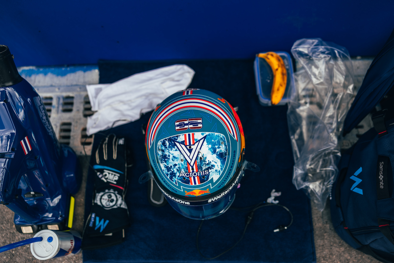 GP MIAMI, The helmet of Alexander Albon (THA) Williams Racing on the grid.
08.05.2022. Formula 1 World Championship, Rd 5, Miami Grand Prix, Miami, Florida, USA, Gara Day.
- www.xpbimages.com, EMail: requests@xpbimages.com © Copyright: Bearne / XPB Images